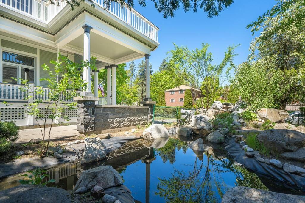 Entire Main Level Of Beautiful Historic Apartment Spokane