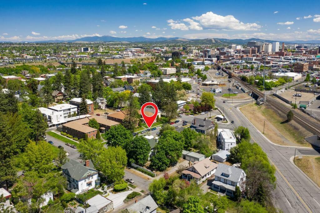 Entire Main Level Of Beautiful Historic Apartment Spokane