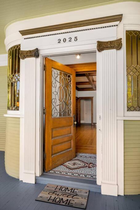 Apartment Entire Main Level Of Beautiful Historic Spokane