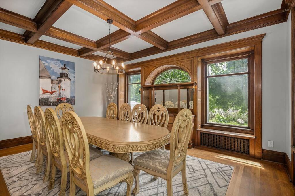 Entire Main Level Of Beautiful Historic Apartment