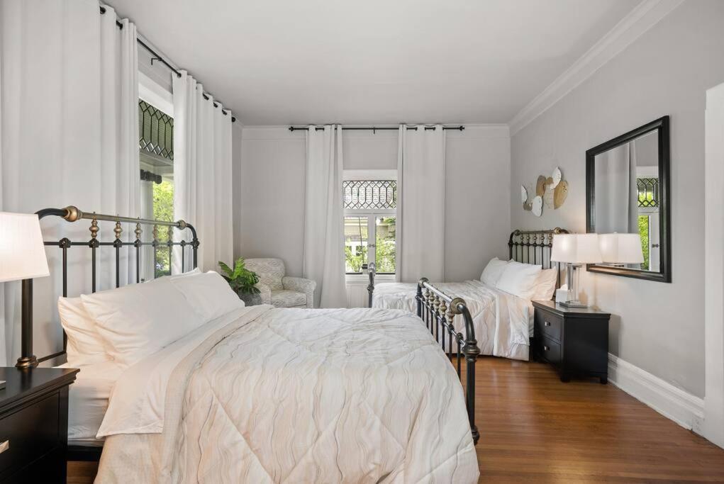 Entire Main Level Of Beautiful Historic Apartment *